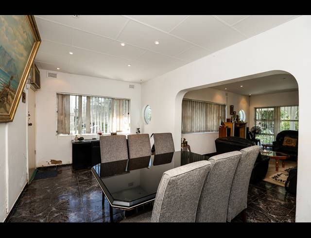 7 BEDROOM HOUSE FOR SALE IN AVOCA